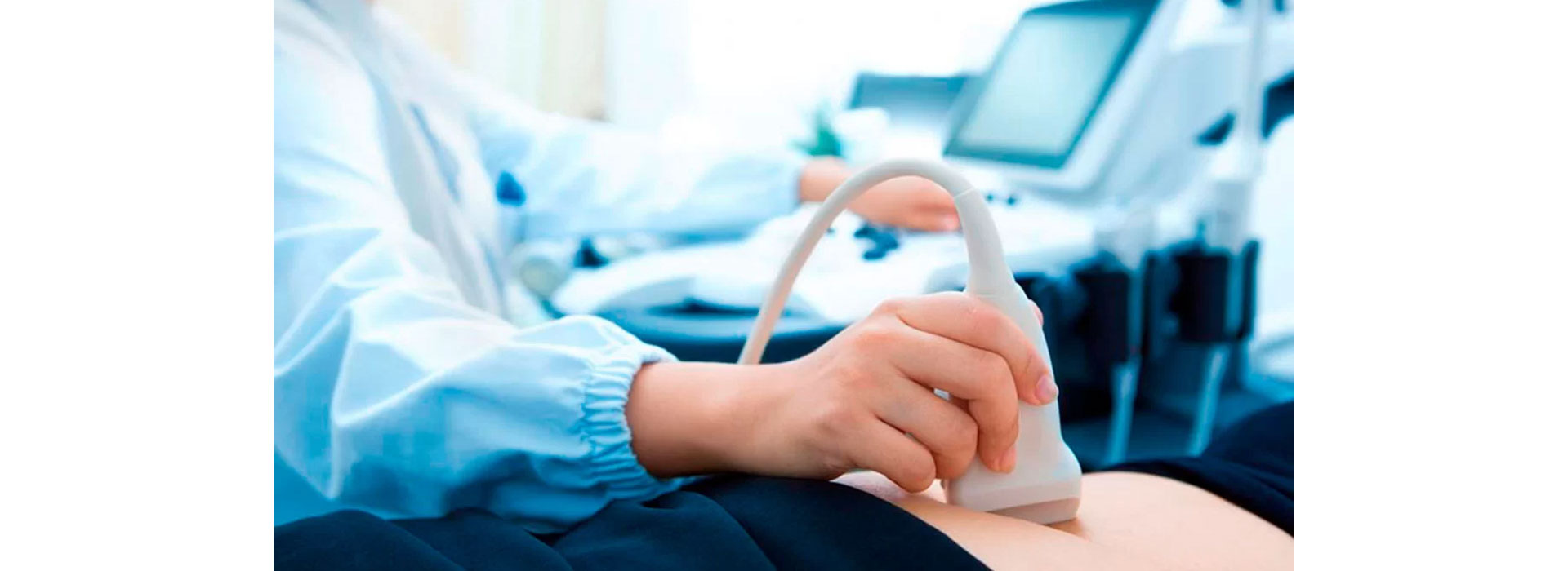 Ecografía ginecológica en Moderna Salud para el control de la salud femenina, diagnóstico preciso y atención especializada