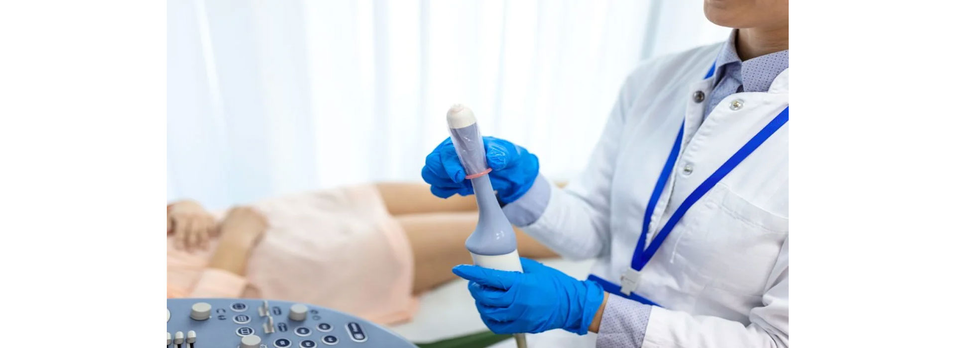 Ecografía ginecológica en Moderna Salud para el control de la salud femenina, diagnóstico preciso y atención especializada