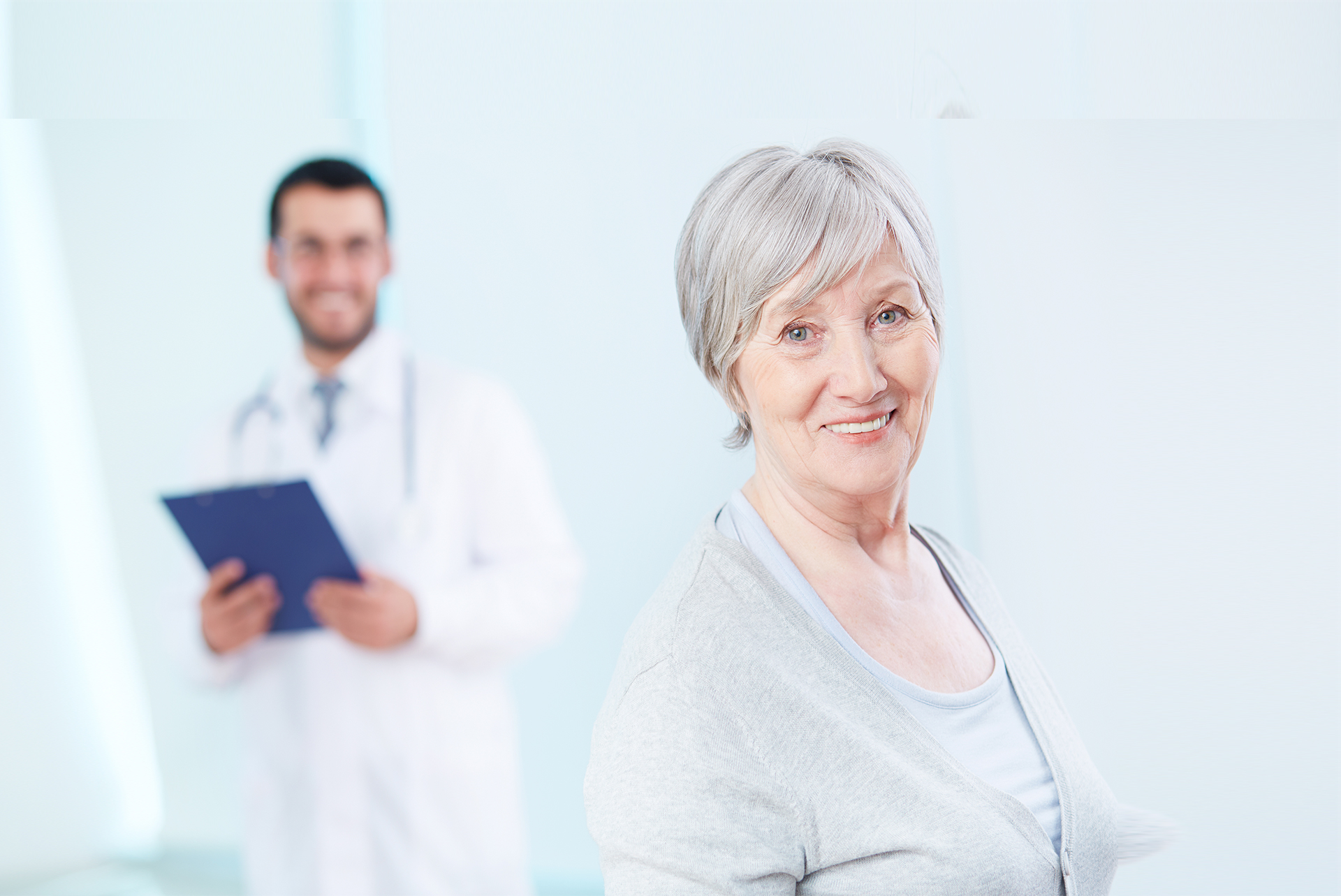 Consulta médica personalizada para mujer adulta mayor en Moderna Salud